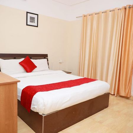 Hotel Tayas Trippapur Exterior photo