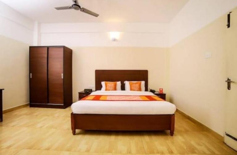 Hotel Tayas Trippapur Exterior photo