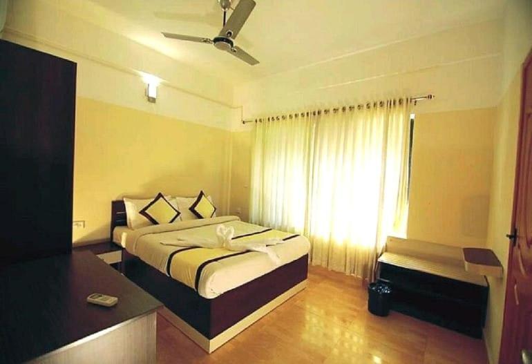 Hotel Tayas Trippapur Exterior photo